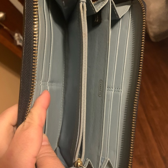 Wallet - Picture 2 of 6